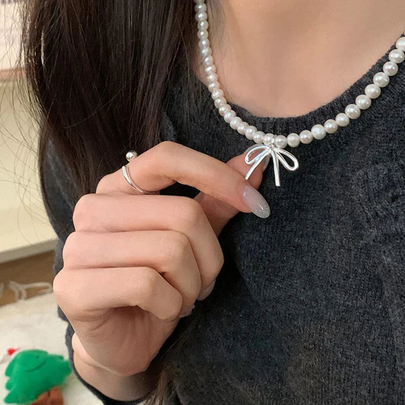 Niche Temperament Bow Pearl Necklace