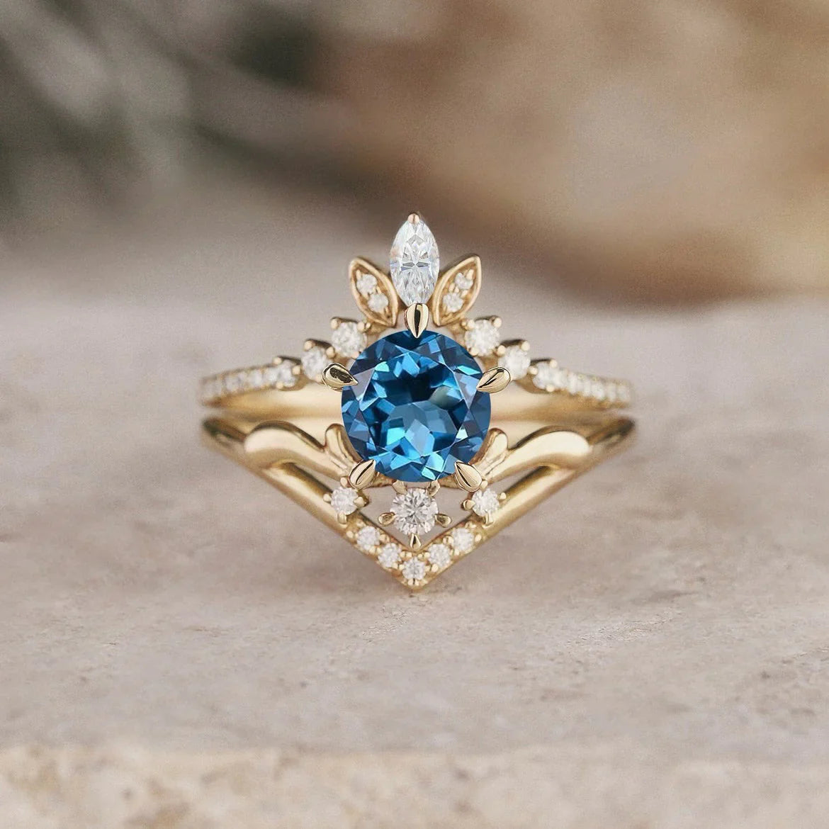 Geometric Fly Shape Pattern Gold Plated Simple Couple Rings